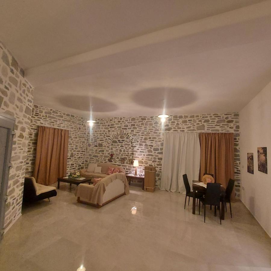 Stegio Villa Parasporos Bagian luar foto