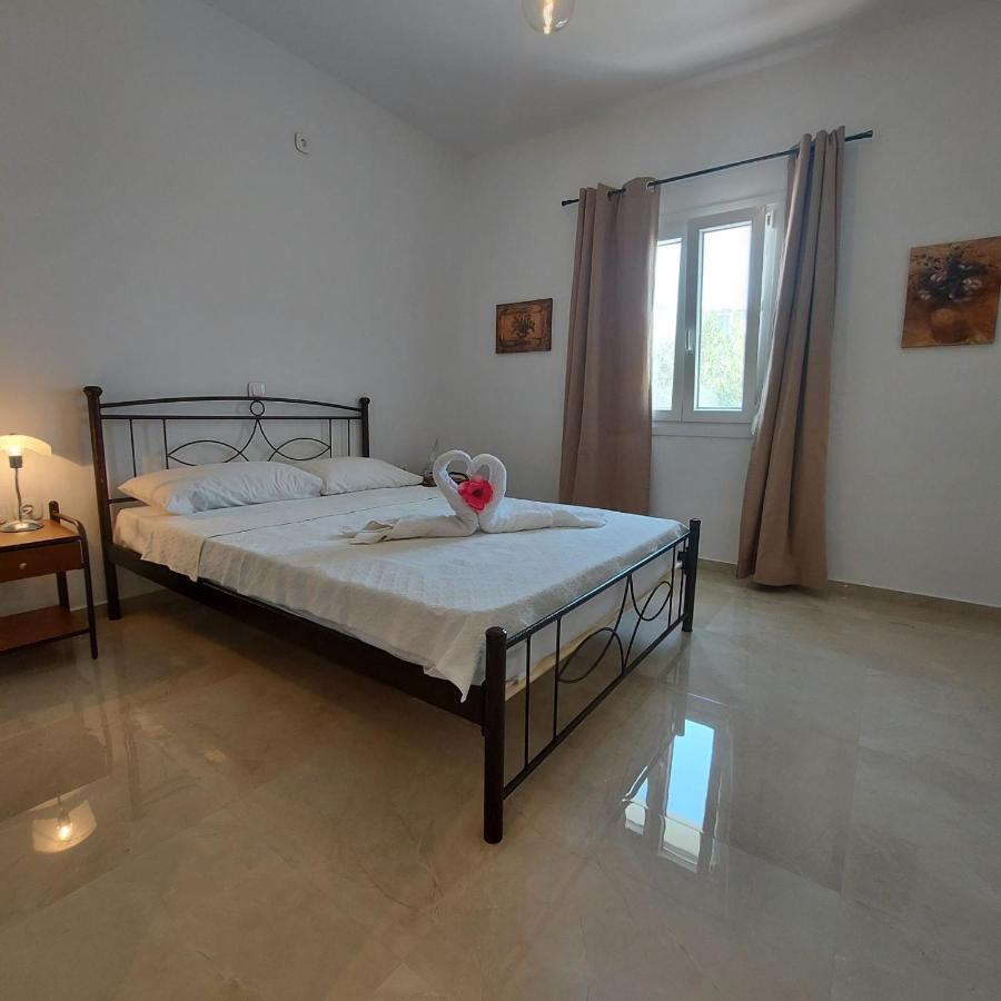 Stegio Villa Parasporos Bagian luar foto